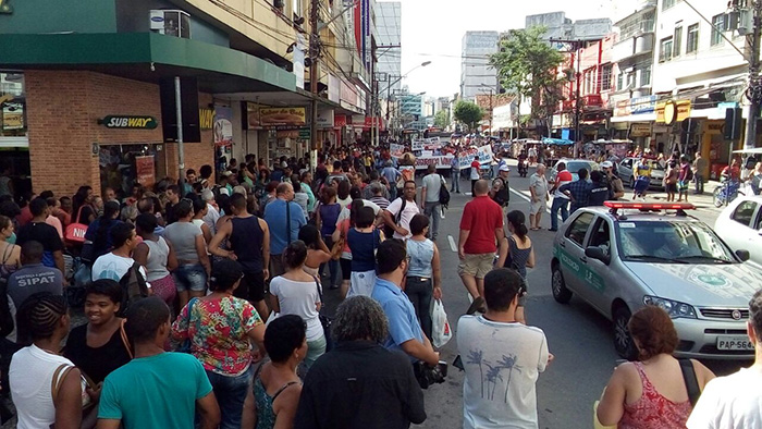 Manifestação alerta contra onda de assaltos nos ônibus 2 o8
