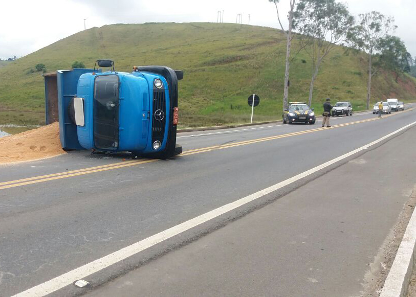 Feriado deixa 5 mortos e 41 feridos nas estradas da região 2 transito-prf