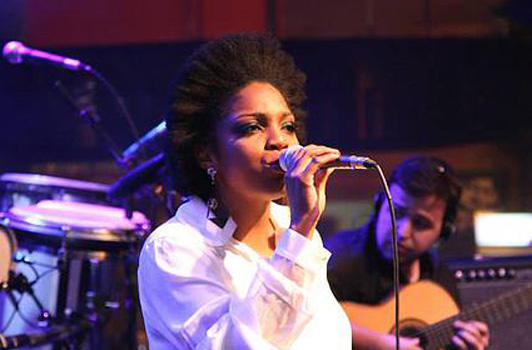 Cantora Alessandra Crispin sofre ataque virtual 1 alessandra crispin1