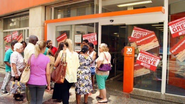 Greve atinge 55% dos bancários 1 greve bancos lara