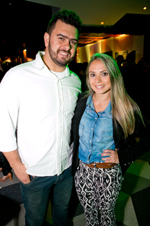 Coluna CR - 15-10-2014 2 Pablo-Oazen-e-Thais-Ta