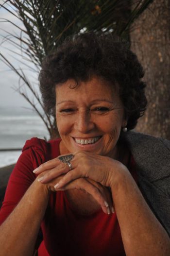 cantora carioca dirce sales apresenta no mamm suas cancoes em esperanto