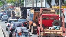 Caçambeiros fazem nova manifestação no Centro 4 cacambeiros olavo1