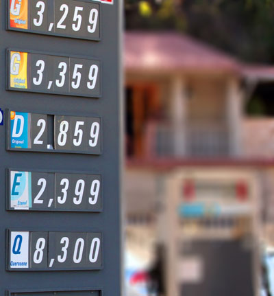 Reajuste de combustível chega aos postos de JF 1 Tribuna verificou a venda do litro da gasolina por até R$ 3,25