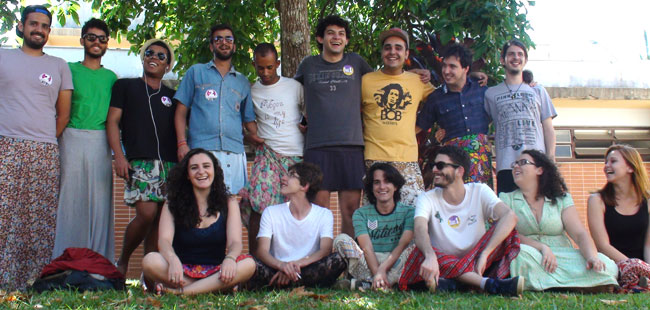 Sim, eles usam saia 3 'Saiaço' na UFJF propõe debate sobre identidade de gênero