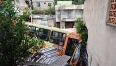 Ônibus invade casa no Jardim de Alá 4 acidente itamar olavo 4