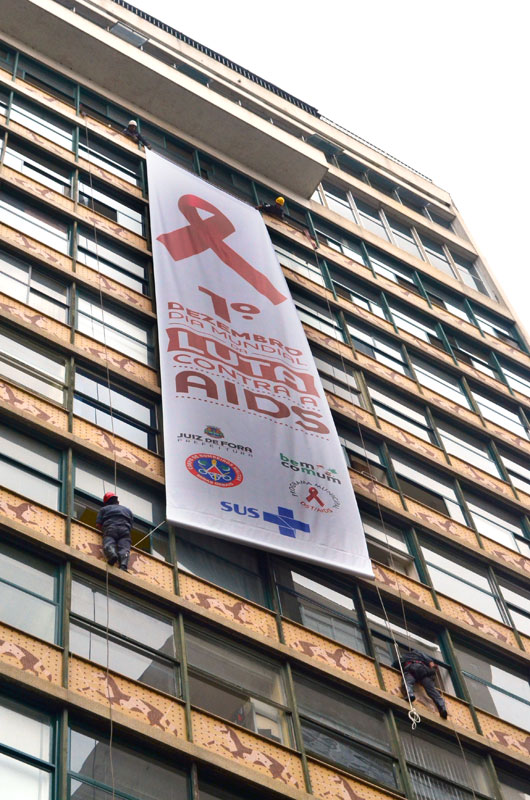 Olavo Prazeres/02-12-14 aids-olavo-2