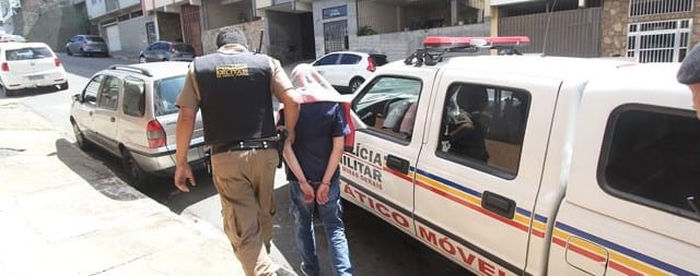 Homem é esfaqueado dentro de apartamento na Olegário Maciel 2 olegario felipe e1417632424145