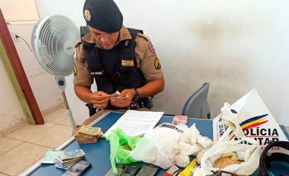 PM apreende arma, munições e drogas na Zona Norte 2 apreensao cortada