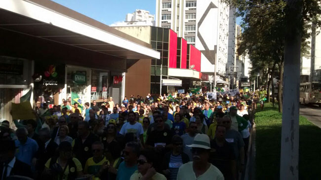 Acompanhe a manifestação contra o Governo em Juiz de Fora 11 catedral geral