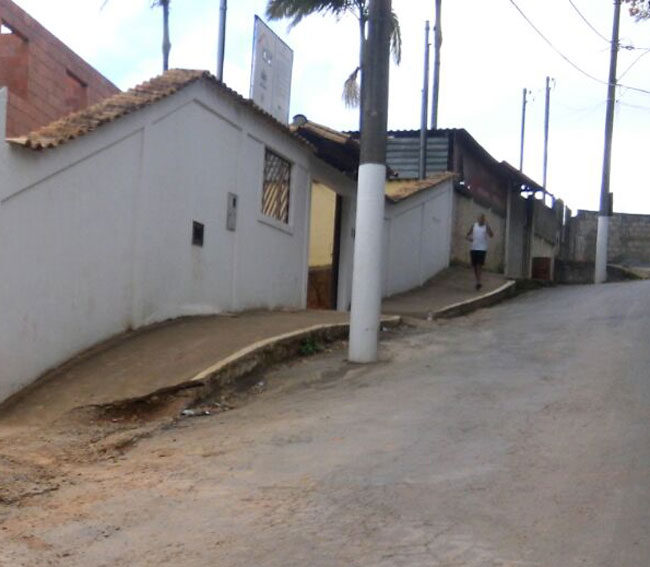 População denuncia diversos problemas no Previdenciários 5 postes