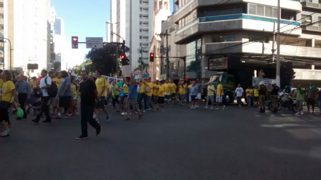 Acompanhe a manifestação contra o Governo em Juiz de Fora 12 rio branco