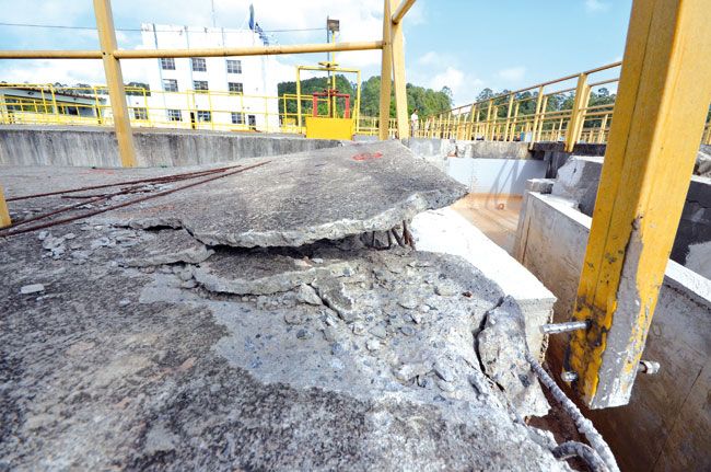 Rachaduras impedem uso de estação de água 2 tanques apresentam trincas e rachaduras em razao de movimentos no subsolo olavo prazeres27 04 15