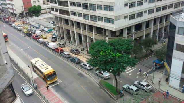 Vazamento de óleo congestiona Rio Branco 3 vazamento eduardo albertoni