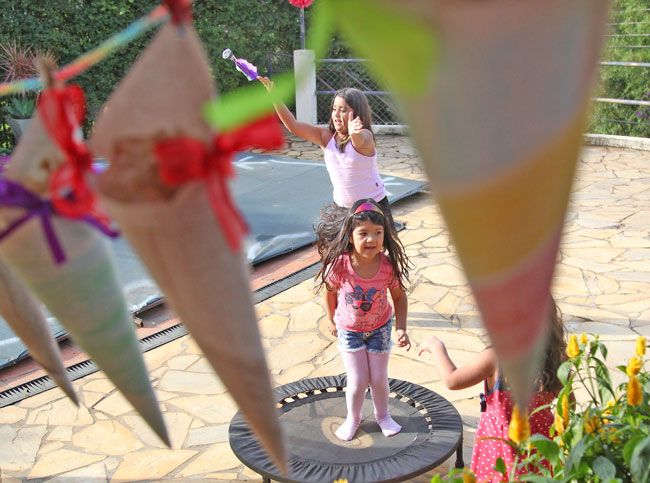 Brincadeira não é só para ocupar o tempo 1 criancas participaram de brincadeiras livres e feira de trocas no passarim do jardim no bairro jardim da serra