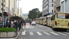 Mesmo com avanço, rodoviários paralisam serviços 2 onibus olavo 2