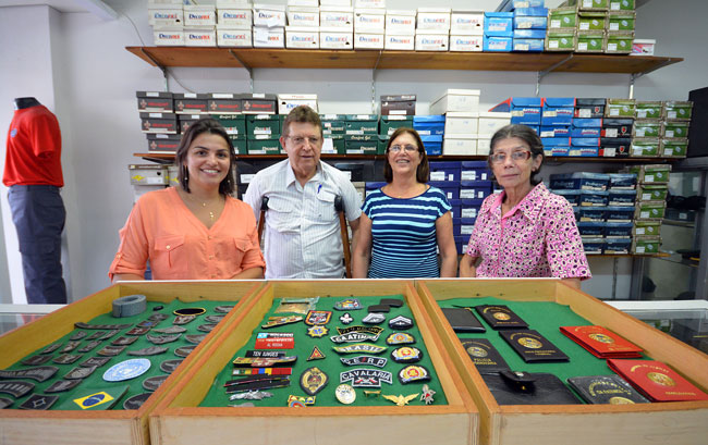 Encontro de gerações: Denize, os pais Gilson e Ana Lúcia e a tia Noemi (Foto: Marcelo Ribeiro/27-04-15)