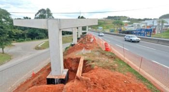 Construção de passarela fecha BR-040 1 previsao e de que plataforma seja colocada entre meia noite e 4h da proxima quinta feira