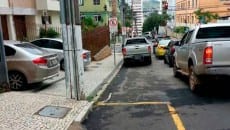 Estacionamento irregular na Pasteur Foto do leitor Leandro Daniel2