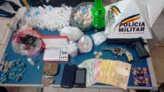 PM encontra arma, drogas e mais de 300 frascos de loló em chopada na Cidade Alta 1 chopada divulgacao pm