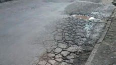 Rua da Vila Olavo Costa tem buracos e rachaduras 3 buraco 2