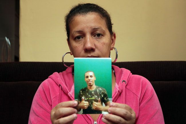 Mãe busca filho há mais de um ano 3 nubia santiago deixou o trabalho para buscar pistas do filho rodrigo e cobrar conclusao para o caso fernando priamo24 06 15