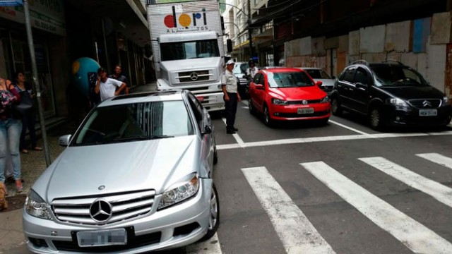 Acidentes complicam trânsito no Centro 1 acidente rio branco olavo