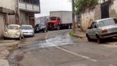 Leitores registram paradas irregulares em diversos pontos da cidade 2 carro bela aurora