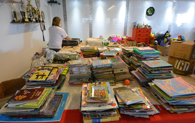 Marcelo Ribeiro Grupo Amor ao Próximo conseguiu arrecadar roupas, livros, material escolar e brinquedos (Marcelo Ribeiro/21-09-15)