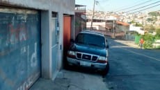 Morador denuncia falta de calçada e estacionamento irregular próximo à UPA 4 estacionamento 3