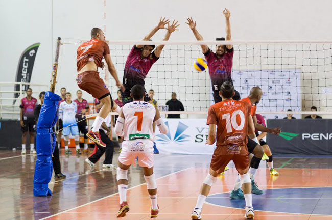 m duelo direto pela classificação, juiz-foranos perdem e deixam zona de classificação (Foto: Lucília Bortone)