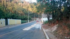 Motorista reclama de buracos deixados em via pública após obra da Cesama 3 buraco borboleta 2