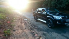 Motorista reclama de buracos deixados em via pública após obra da Cesama 5 buraco borboleta 4