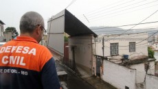 Chuva com vento causa estragos em JF 2 galeria chuva 1 fernando