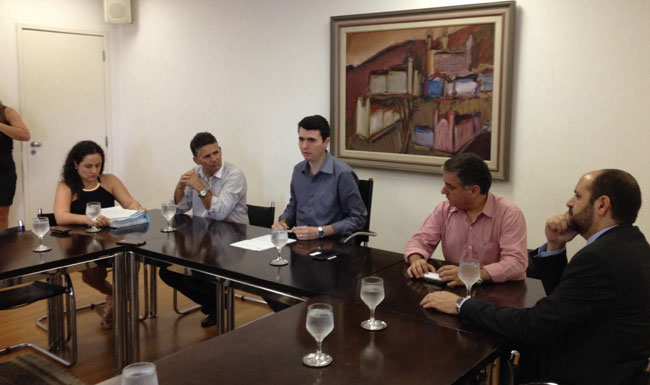 PJF divulga hoje resultado de licitação 1 Durante entrevista na PJF, Bruno diz que nova frota deve entrar em circulação no início de 2016 (FERNANDO PRIAMO/05-11-15)
