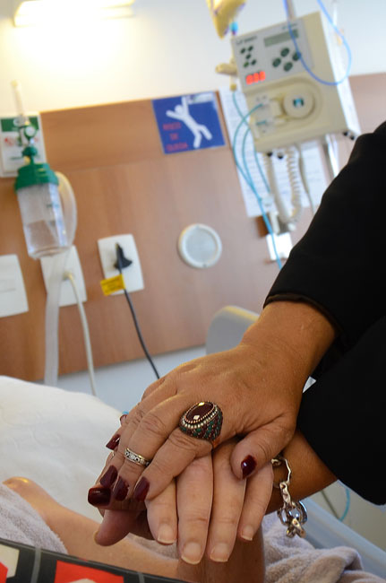 A luta no limite entre a vida e a morte 5 Há seis meses em coma, homem que sofreu acidente de moto recebe apoio de companheira (Foto: Roberto Fulgêncio)