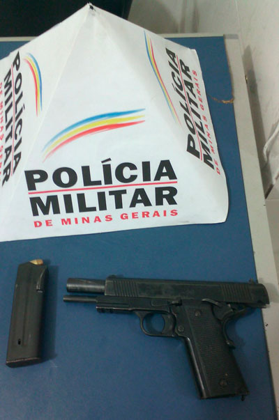 PM recupera pistola furtada de Destacamento em Ewbank há 3 anos 1 arma pm