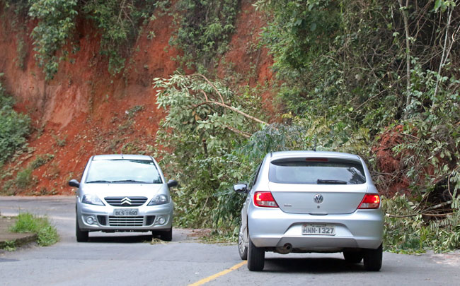 Tribuna esteve no local por volta das 18h15 e não havia sinalizações do problema (Foto: Leonardo Costa)