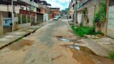 Água da chuva forma cratera no Francisco Bernardino 5 buracos humberto quinto rosa cruz 4
