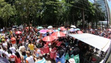 Domésticas e Mordomos multicoloridos caem no samba 7 geral no pq halfeld