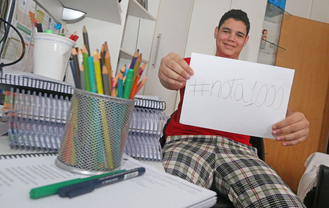 Aluno nota mil na redação 1 José Miguel, 17 anos, pretende cursar engenharia elétrica (Foto: Leonardo Costa/12-01-16)