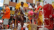 Juiz-foranos se vestem de irreverência para a tradicional Banda Daki 3 bandadaki corte1