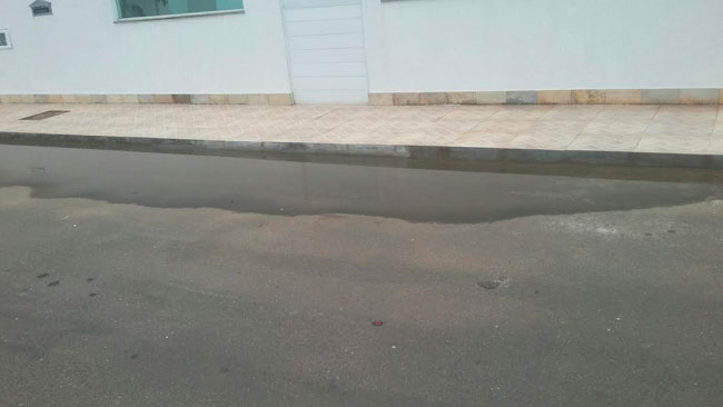 Leitores denunciam possíveis criadouros de Aedes aegypti 6 (Foto do leitor)