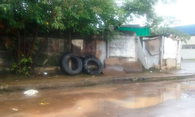 Leitores denunciam possíveis criadouros de dengue em vários bairros 4 (Foto do leitor)