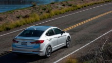 Hyundai Elantra ganha sexta geração e adota tendência de fastback 4 vi230216 05