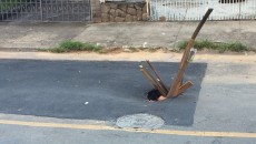 Buracos em via recém-recapeada são alvo de críticas 1 buraco cascatinha
