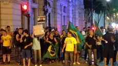 Grupo faz manifestação contra o governo Dilma no Parque Halfeld 1 galeria 2 fernando