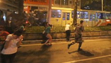 PM usa spray de pimenta para dispersar protesto contra aumento de passagem 3 galeria leo 3