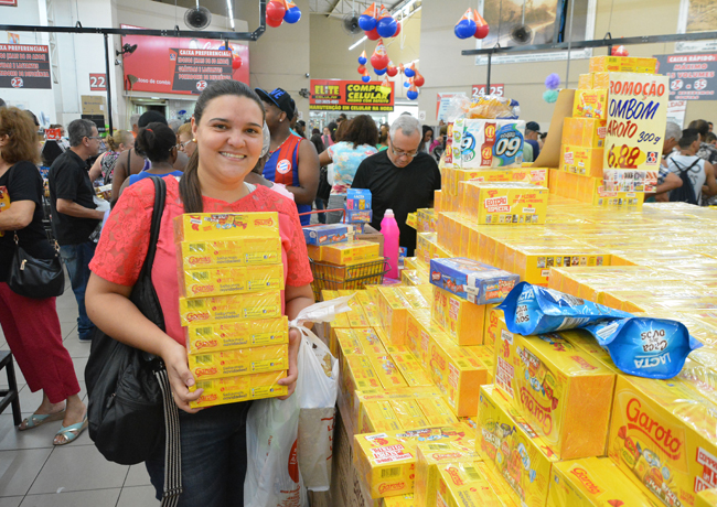 Priscila Leopoldo garantiu a Páscoa da família (Foto: Marcelo Ribeiro/26-03-16)