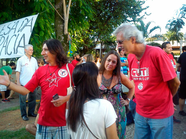 Câmara aprova abertura de impeachment de Dilma; veja como foi a repercussão em Juiz de Fora 42 biel-e-betao